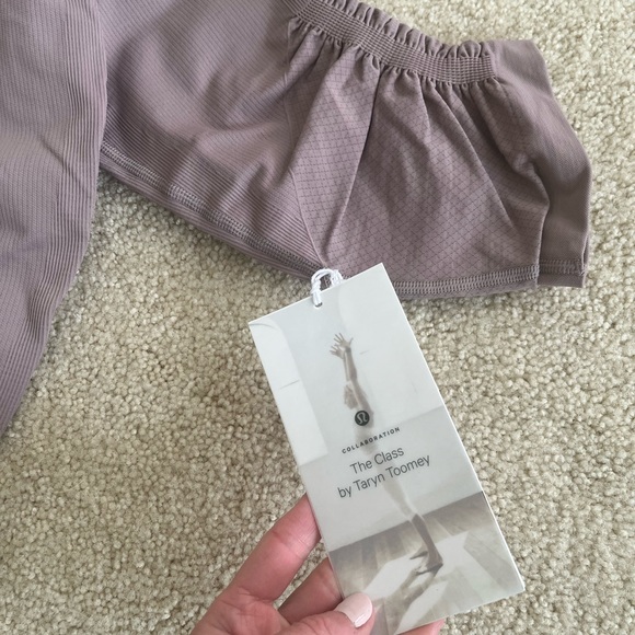 Lululemon Awakening Crop leggings New with tags - Picture 3 of 5